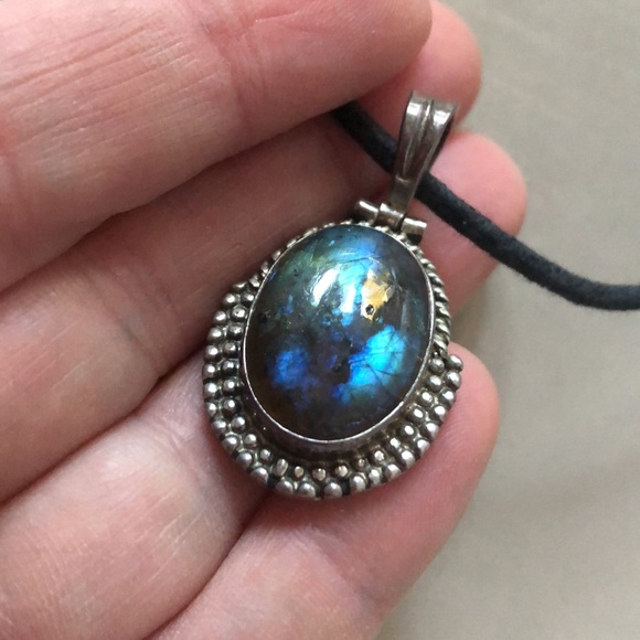 Labradorite set in sterling silver charm on braided cord necklace - Picture 3 of 12